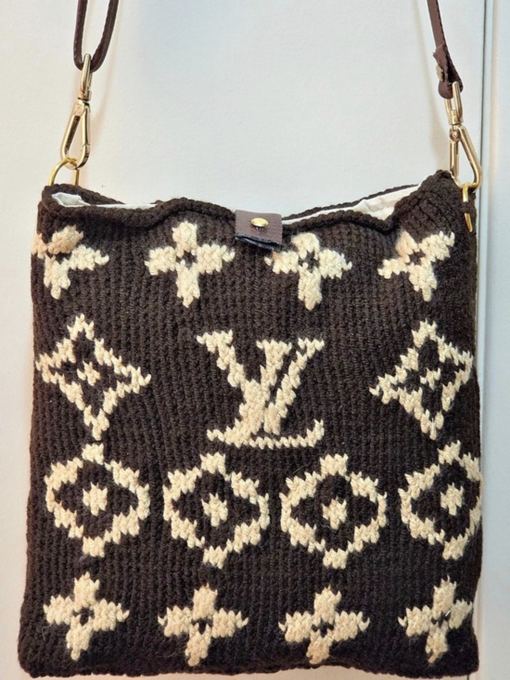 Geometric Knit Crossbody Bag in Black & Cream Like New